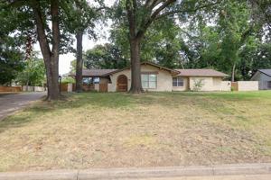 featured image of 6109 S Knoxville Ave