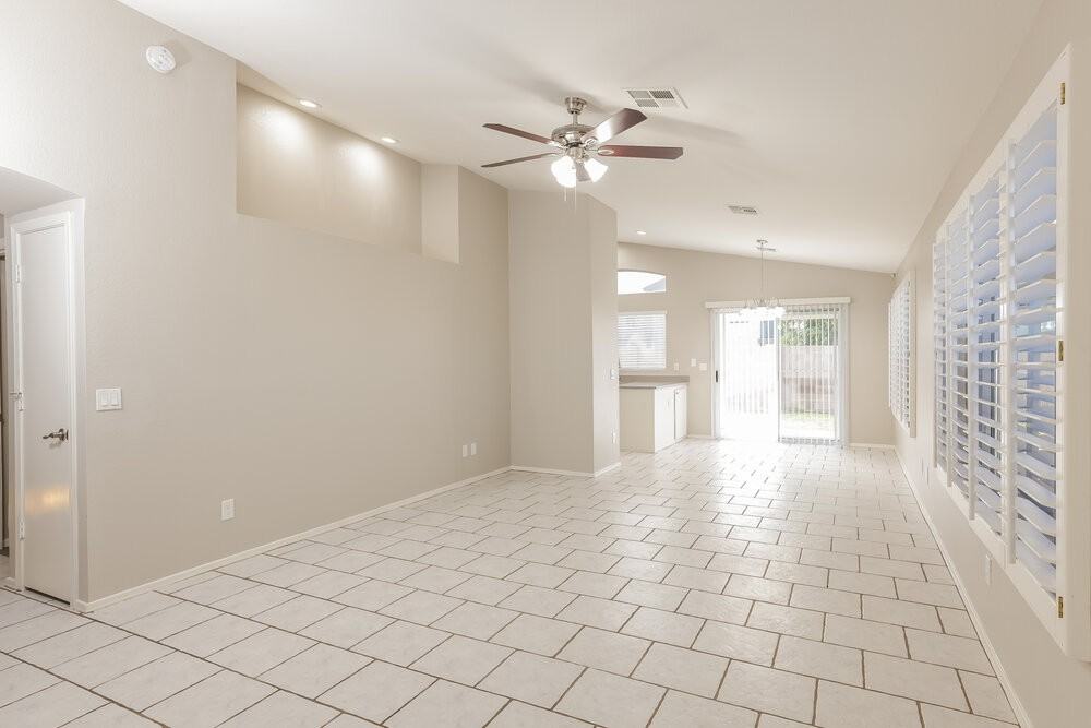 115 W Runion Dr - Photo 3 of 16