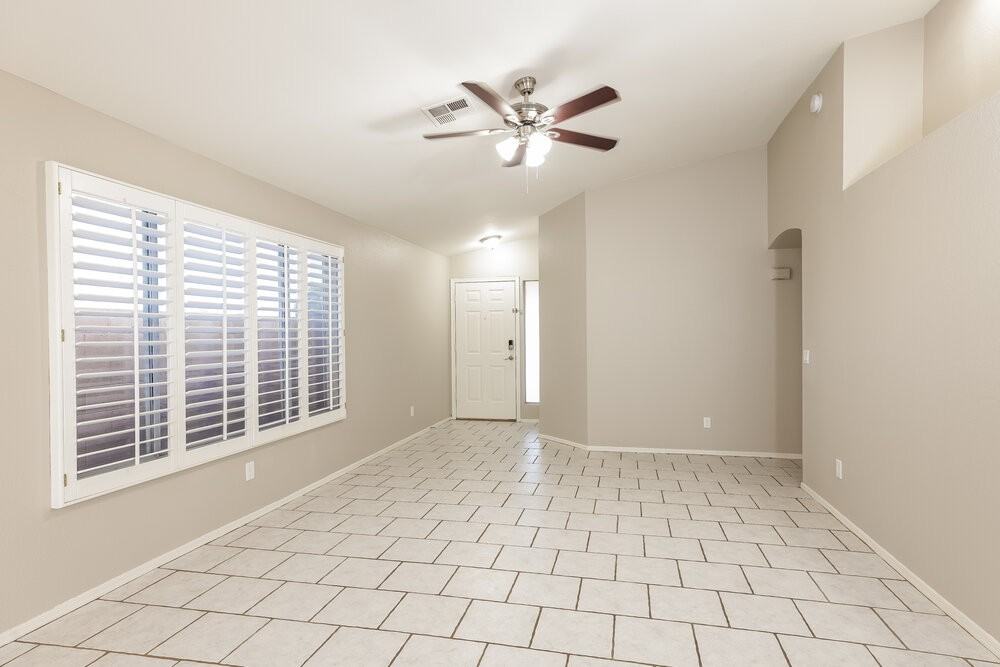 115 W Runion Dr - Photo 4 of 16