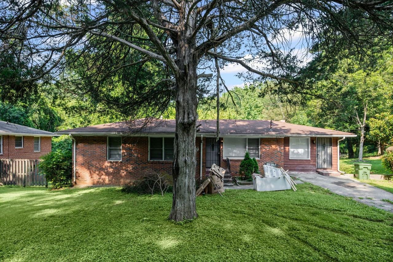 2137 Kimberly Road Southwest - Photo 2 of 20