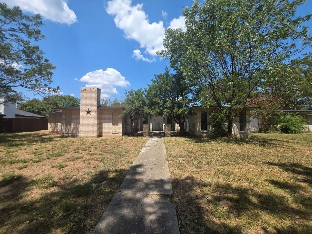 105 Elm Crest Dr - Photo 2 of 22