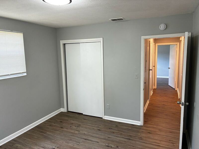 7138 Conant Ave - Photo 7 of 11