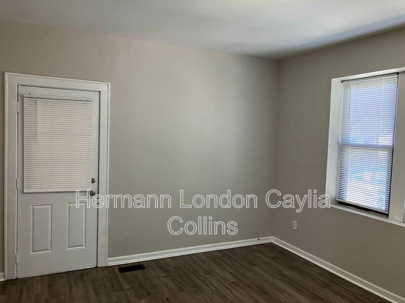 3660 Bates Street #2E - Photo 2 of 13