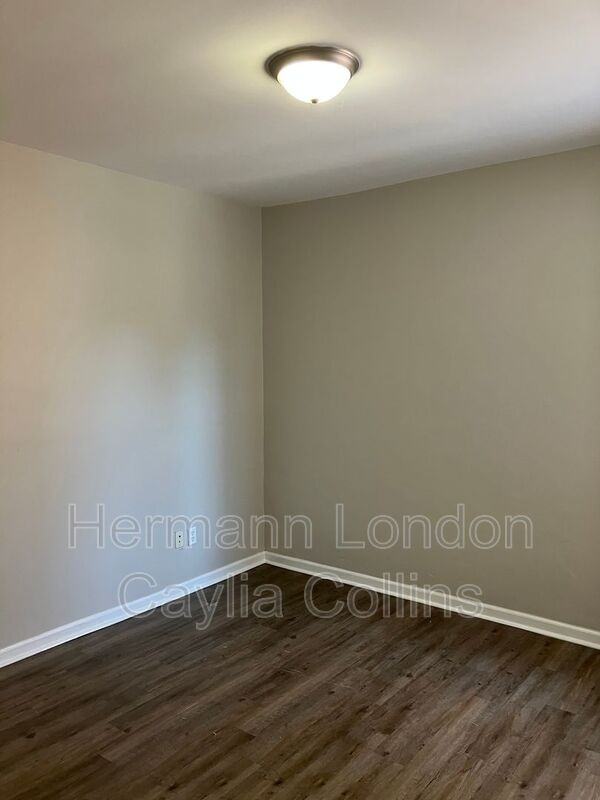 3660 Bates Street #2E - Photo 5 of 13