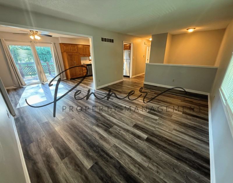 2707 S Coachman Dr - Photo 2 of 14