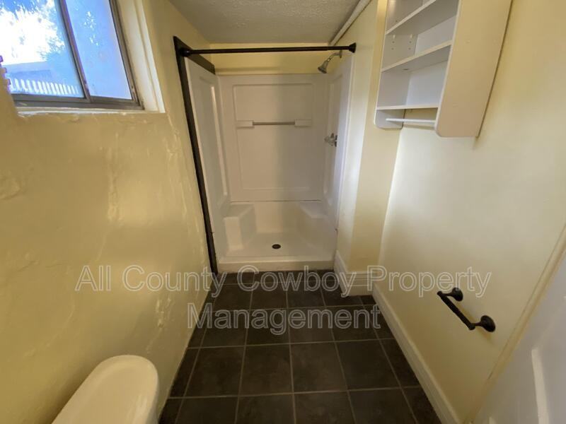 170 1/2 N 8th St - Photo 3 of 17