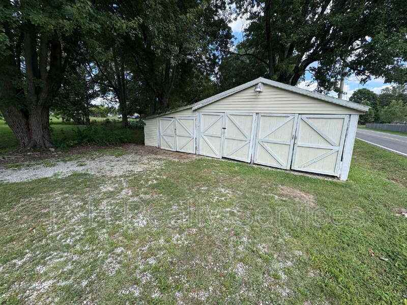 4992 Westsouth - Photo 4 of 23