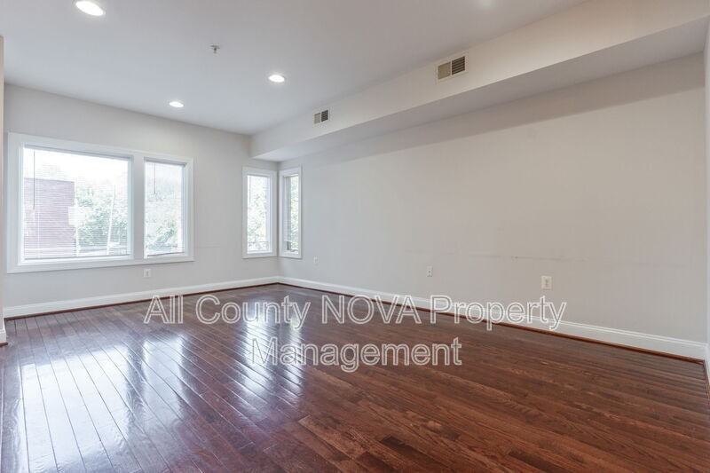 1384 Talbert Ct Se #A - Photo 4 of 35