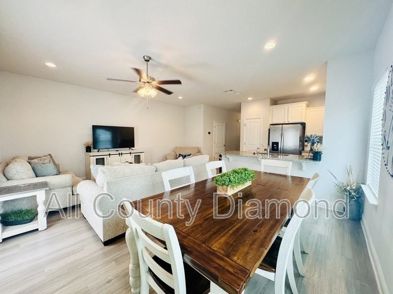 7478 Shadow Lake Dr - Photo 6 of 36