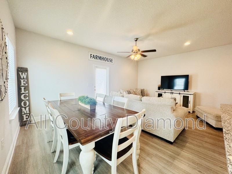 7478 Shadow Lake Dr - Photo 7 of 36