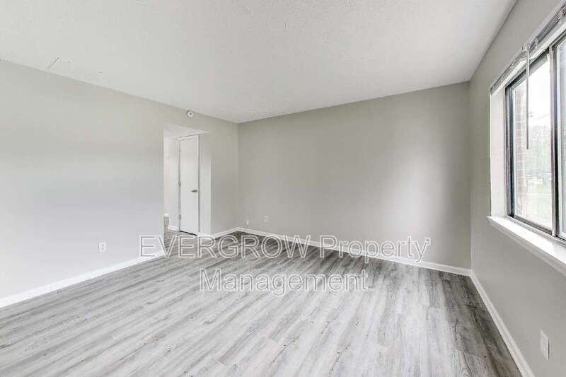 9455 Huggin Hollow Rd - Photo 3 of 24