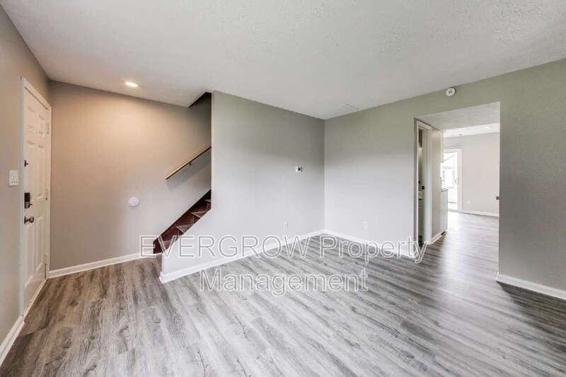 9455 Huggin Hollow Rd - Photo 4 of 24