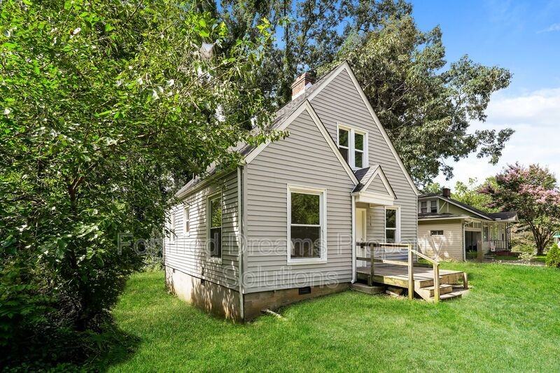 518 W 20th St - Photo 2 of 18