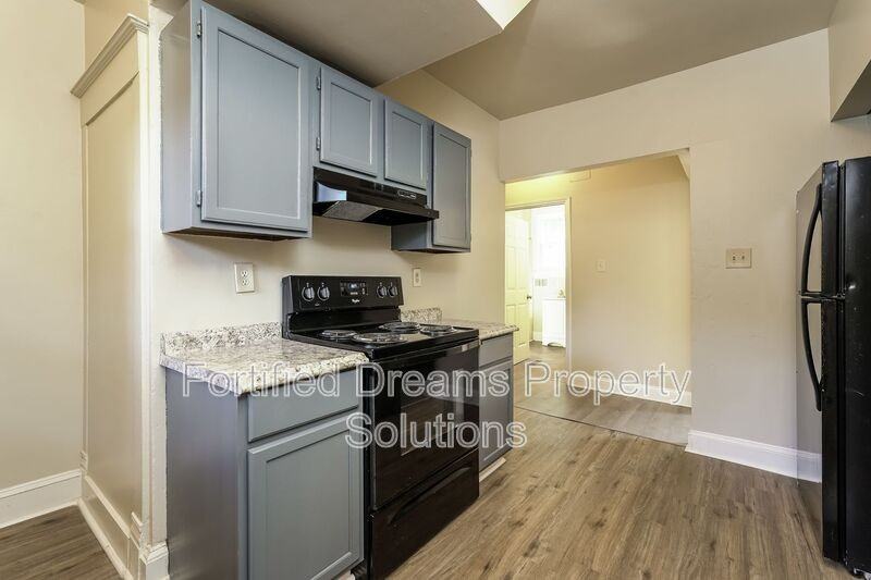 518 W 20th St - Photo 5 of 18