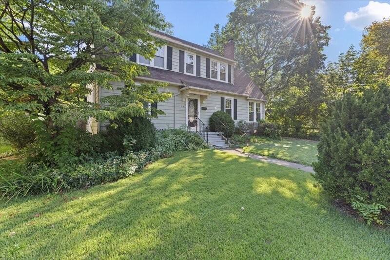 918 Washington Ave - Photo 3 of 35