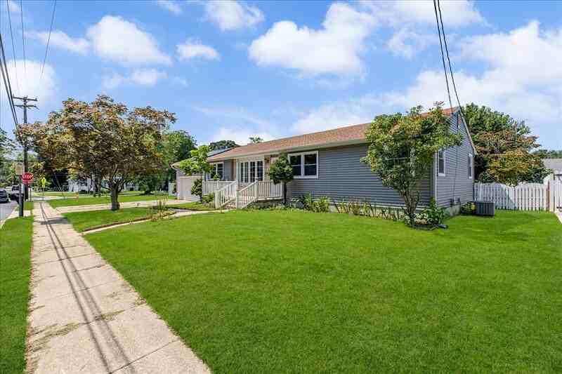 2127 Oak Ave - Photo 3 of 50