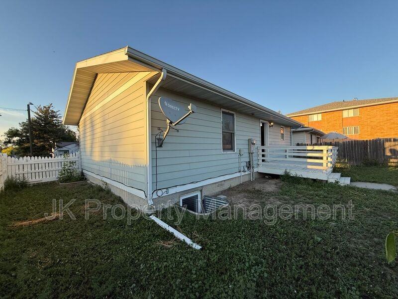1400 6th Ave S - Photo 7 of 40