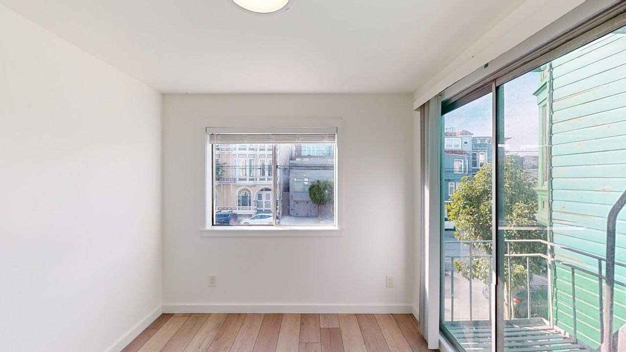 1085 South Van Ness Avenue - Photo 3 of 21