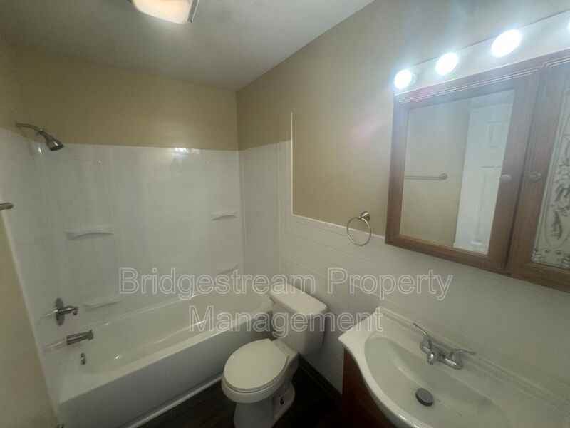 4650 Wayne Meadows Cir - Photo 6 of 8