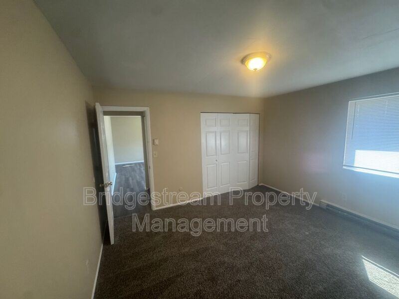 4650 Wayne Meadows Cir - Photo 5 of 8