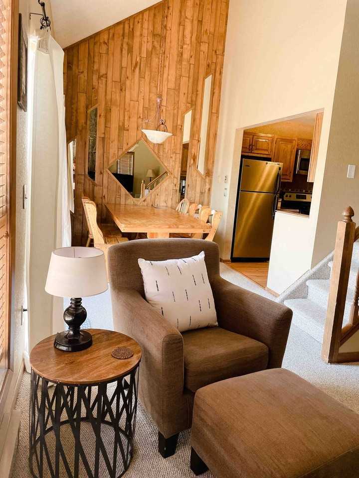 300 Sterling Way - Photo 2 of 16