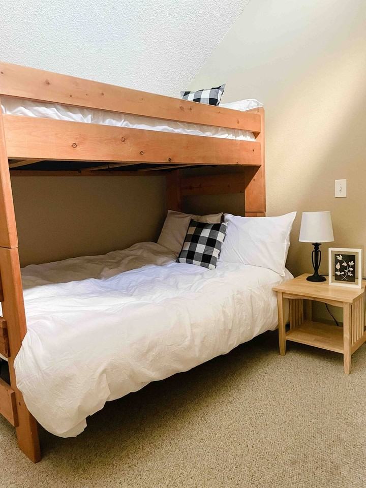 300 Sterling Way - Photo 3 of 16