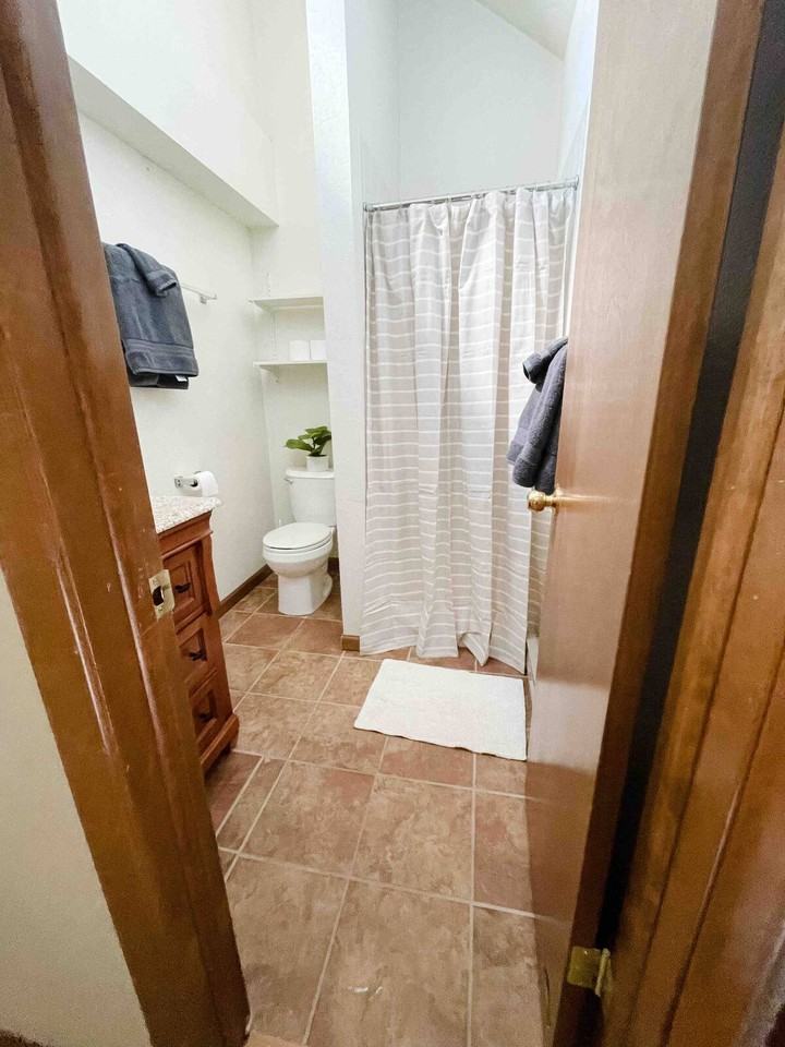 300 Sterling Way - Photo 4 of 16