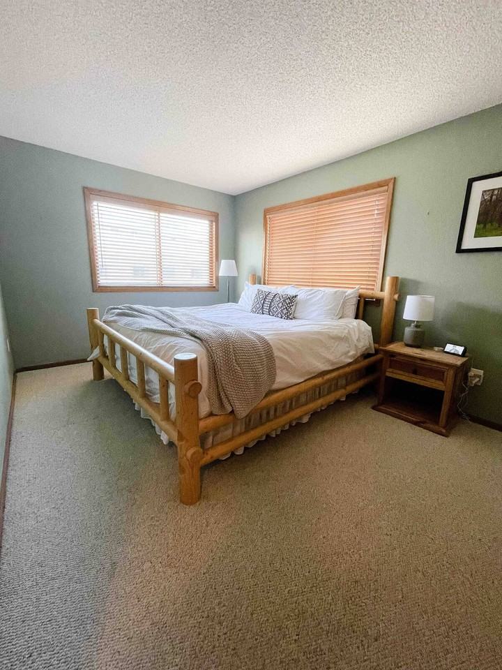 300 Sterling Way - Photo 5 of 16