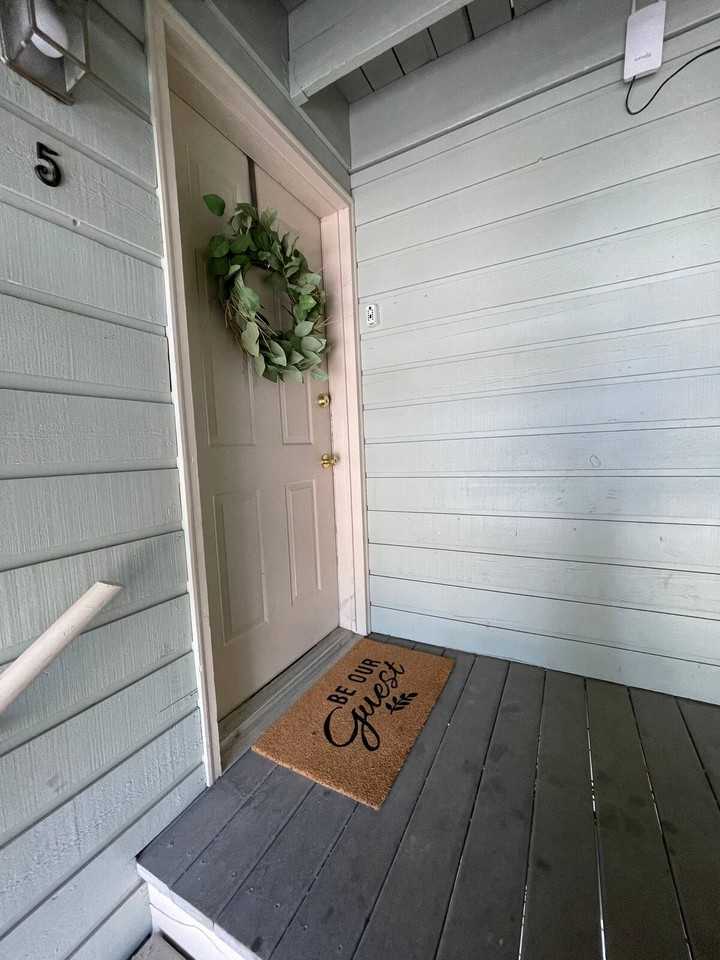 300 Sterling Way - Photo 6 of 16