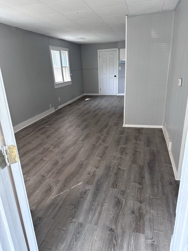 980 Barney Ave #2 - Photo 3 of 10