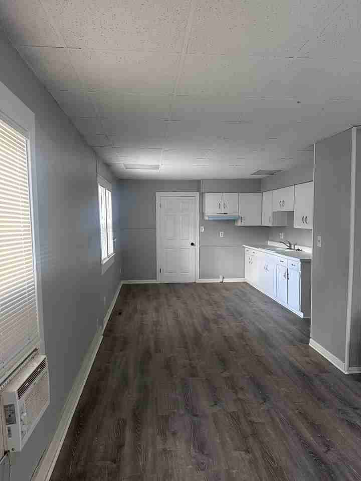 980 Barney Ave #2 - Photo 4 of 10