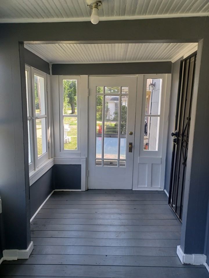 980 Barney Ave #2 - Photo 6 of 10