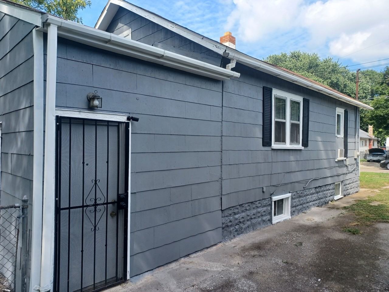 980 Barney Ave #2 - Photo 7 of 10