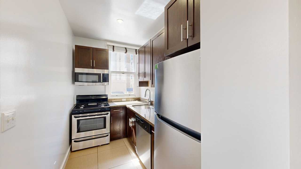 701 Taylor Street - Photo 2 of 19