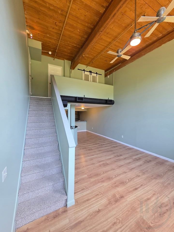 494 Woonasquatucket Ave - Photo 2 of 15