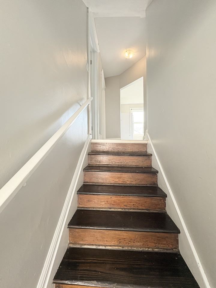 273 Belleview Ave - Photo 2 of 21