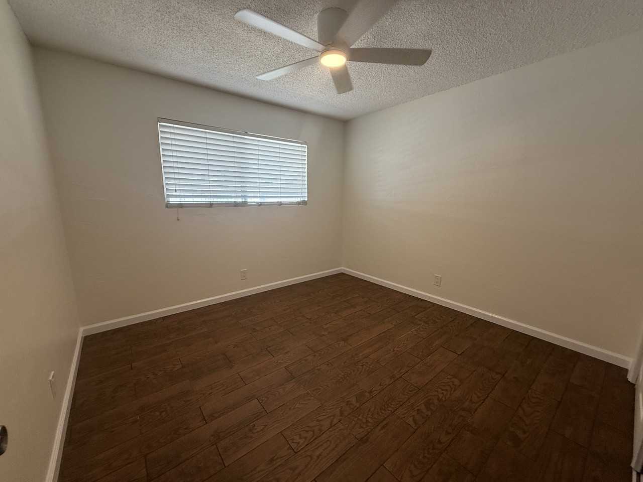 408 N J St - Photo 2 of 8