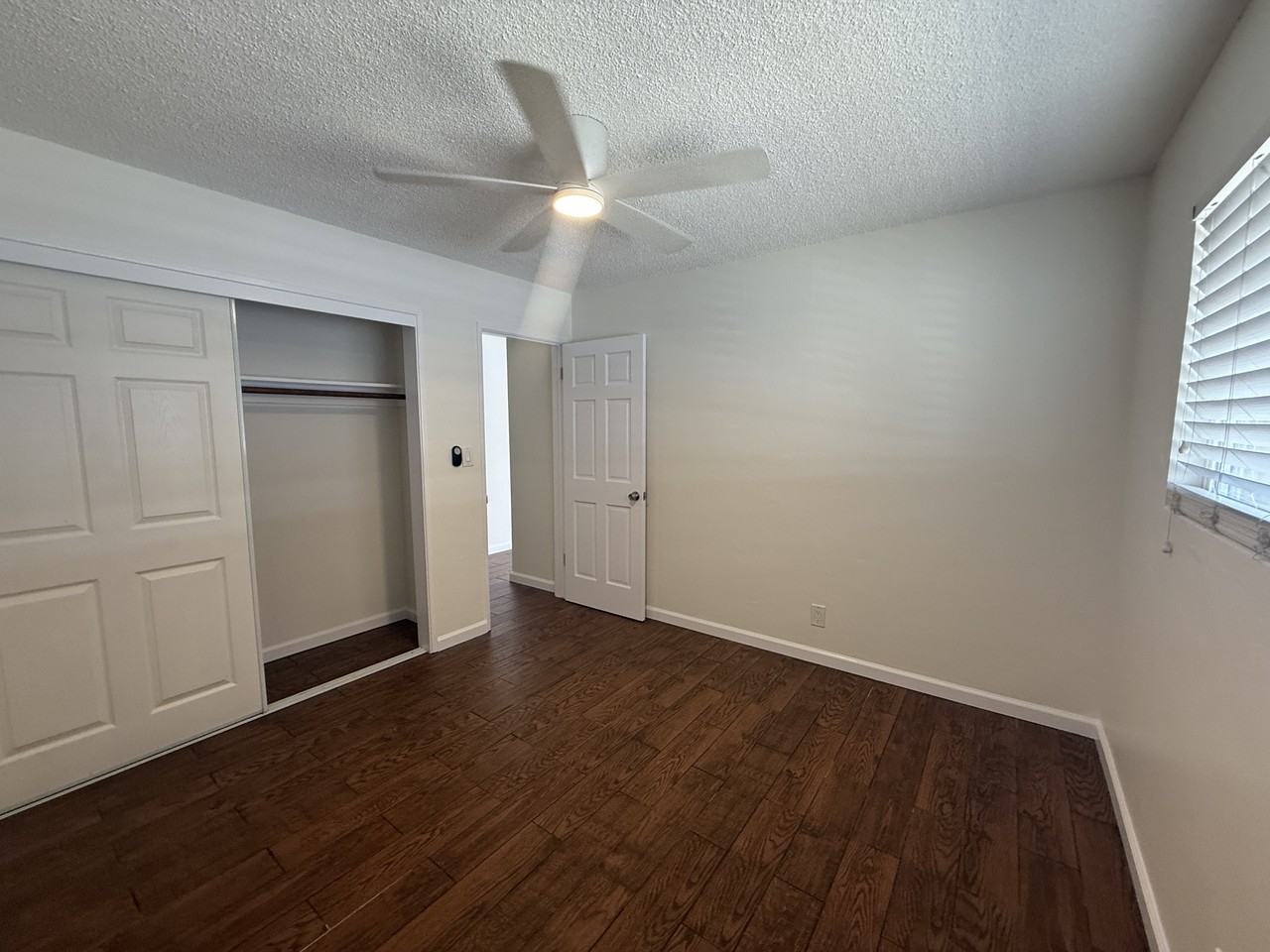 408 N J St - Photo 3 of 8