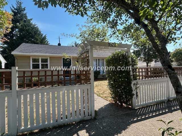 9322 31st Ave Sw - Photo 2 of 40