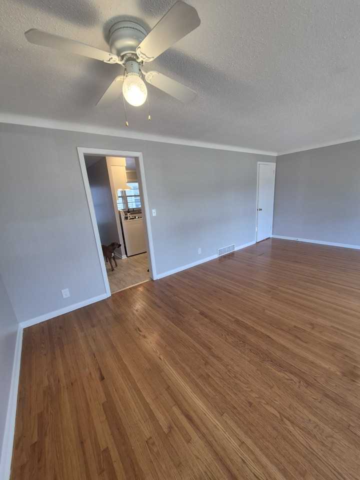 2219 W 61st St - Photo 3 of 15