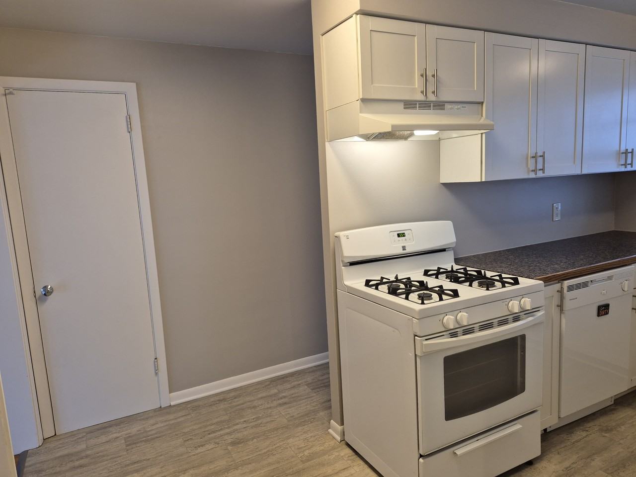 2219 W 61st St - Photo 5 of 15