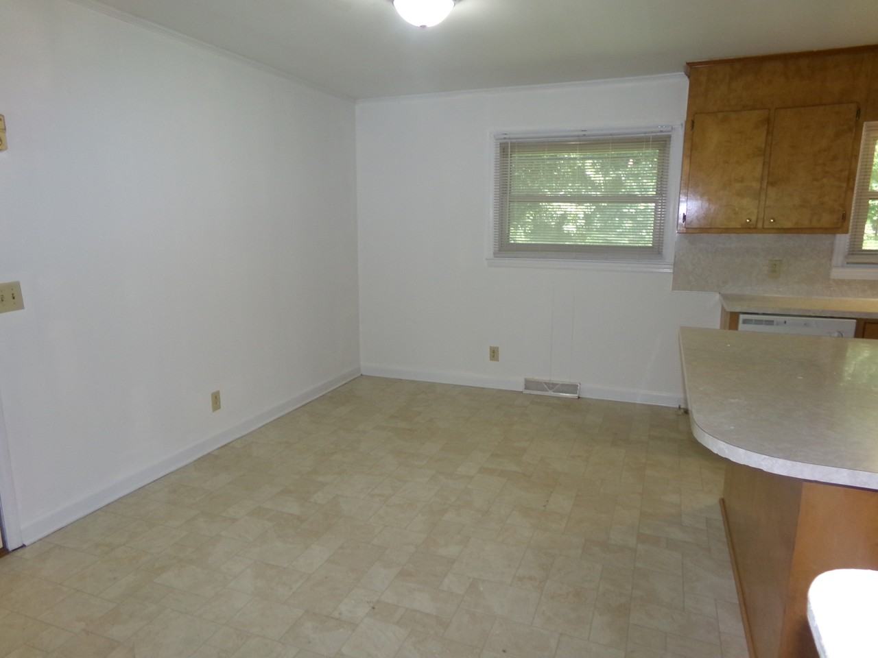 391 Acorn Acres Rd - Photo 3 of 9