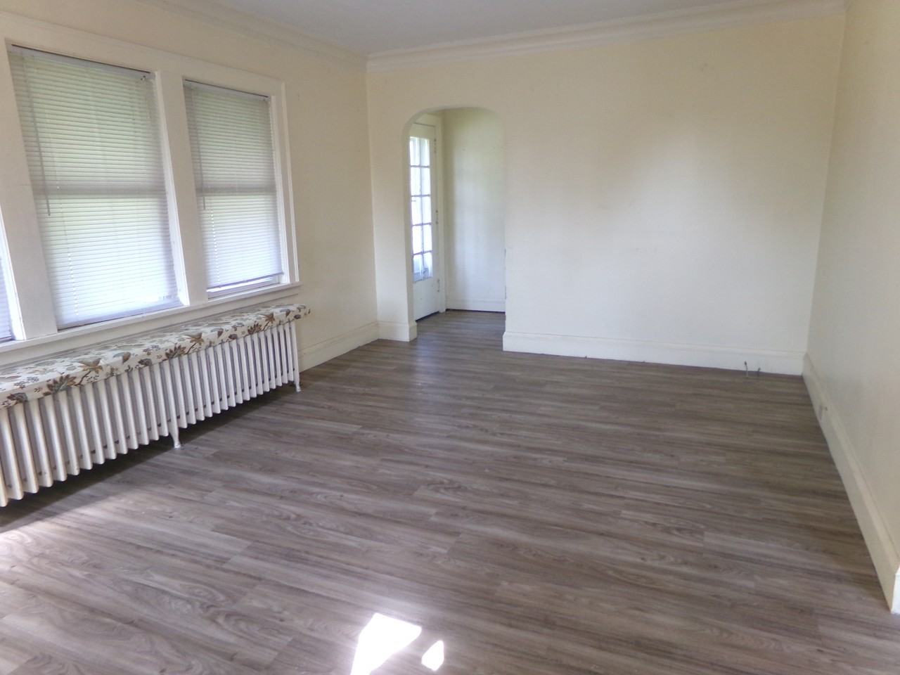 1218 N 19th Ave E - Photo 6 of 14