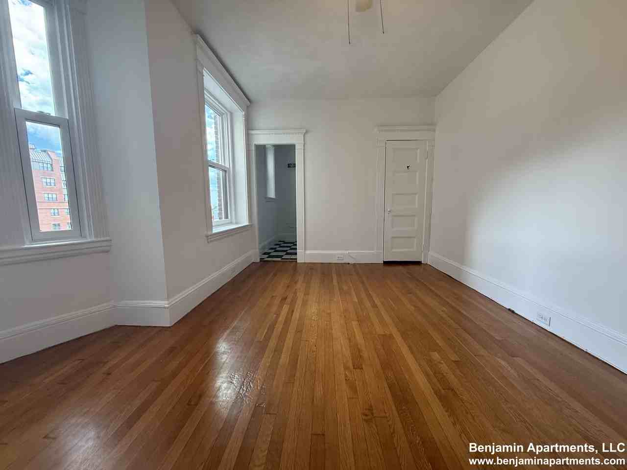 Garrison St #610 - Photo 2 of 10