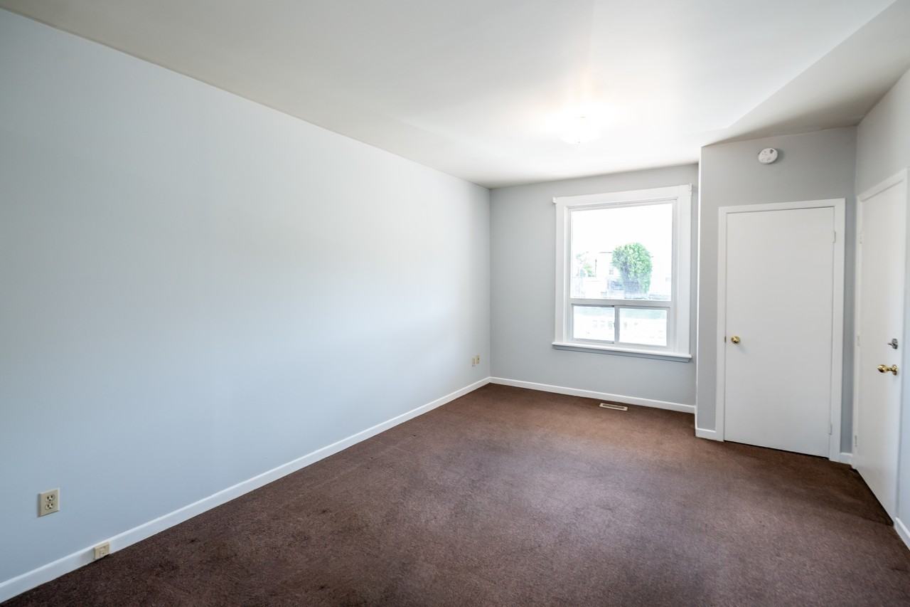 311 Weir Street North #1 - Photo 3 of 16