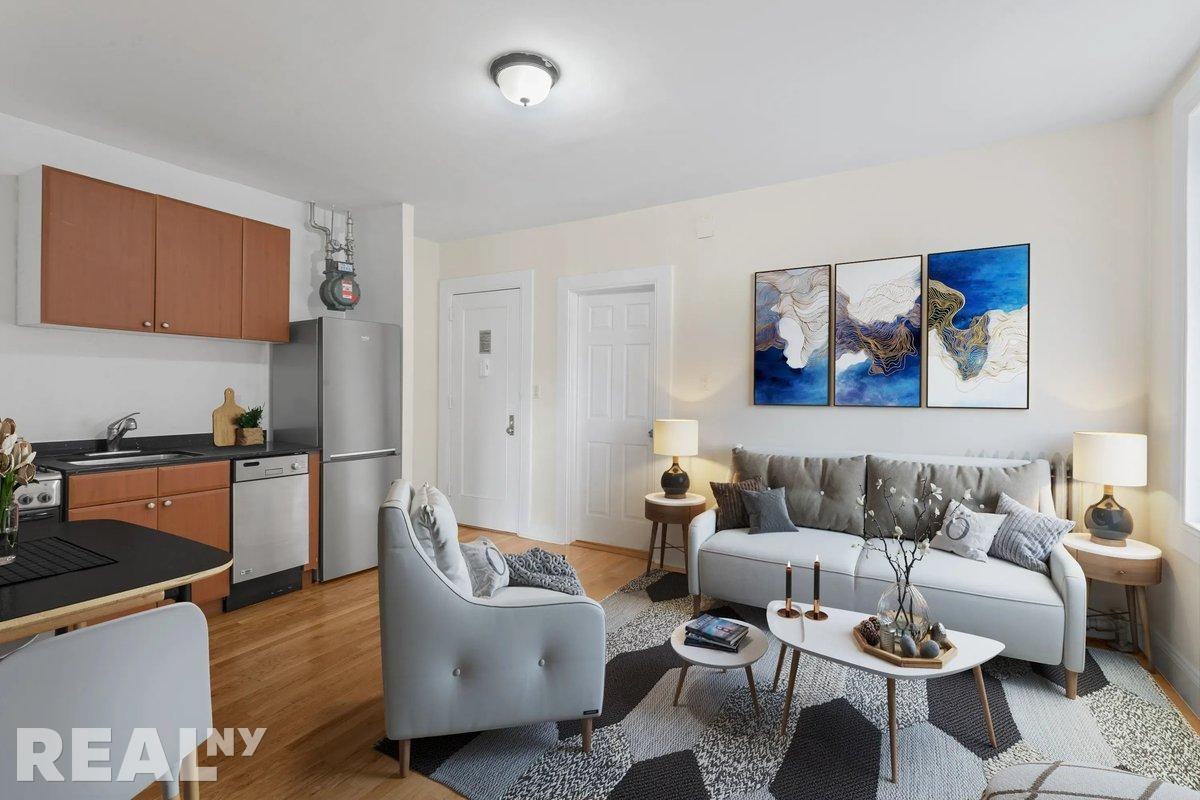 W 11th St #2C - Photo 3 of 7