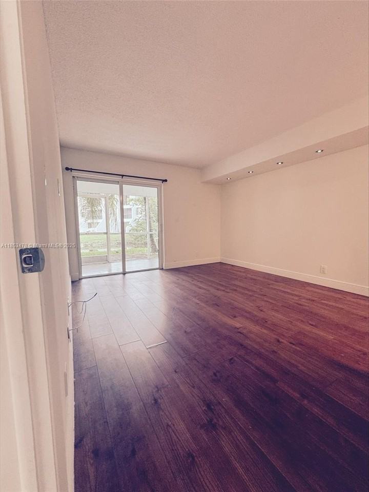 100 Lake View Drive #113 - Photo 5 of 14