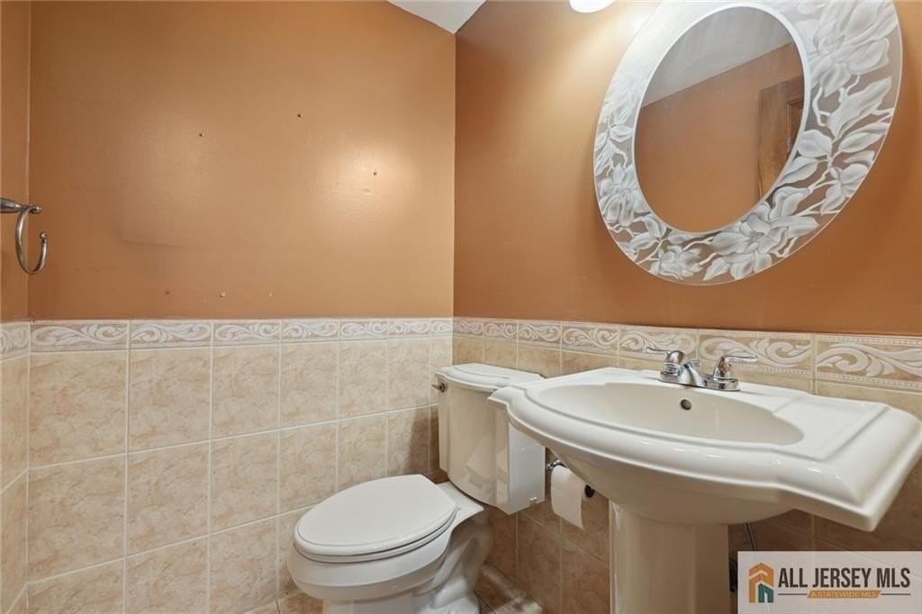 153 Thoreau Dr - Photo 6 of 31