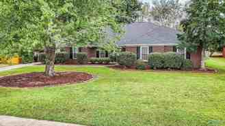 139 Clubhouse Ln - Photo 1 of 1