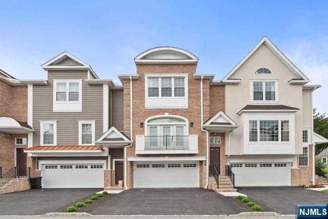 105 Brandon Ct - Photo 2 of 50